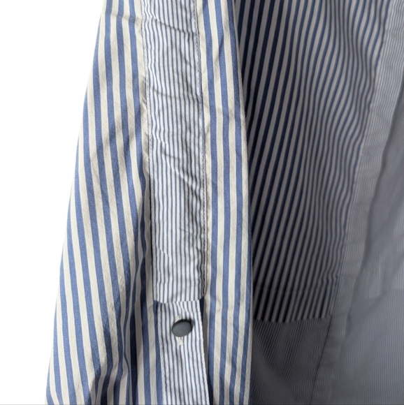 St. John White and Blue Button Down Shirt sz L - Picture 5 of 11